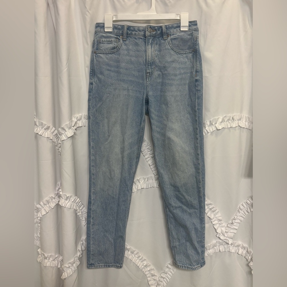 American Eagle Outfitters Light Blue Straight Leg Jeans Style: Strigid